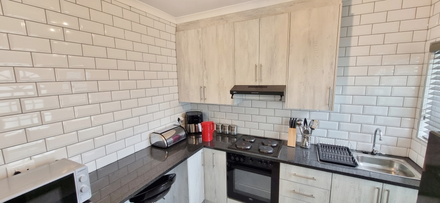 To Let 1 Bedroom Property for Rent in Tijgerhof Western Cape